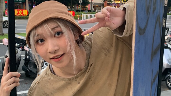 لقطات مباشرة من العرض التقديمي قد تجعلك سعيدًا إذا شاهدتها | يرقص بسعادة كبيرة