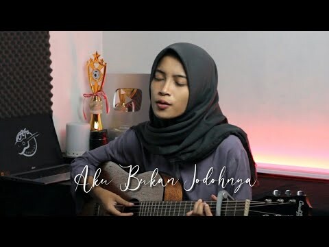 AKU BUKAN JODOHNYA - TRI SUAKA || Cover Akustik by AFA (Aku titipkan dia)