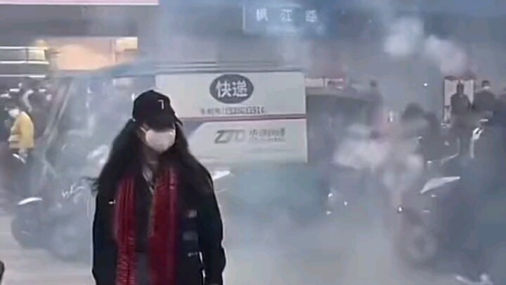 Ketenangan dan keanggunan sialan ini.