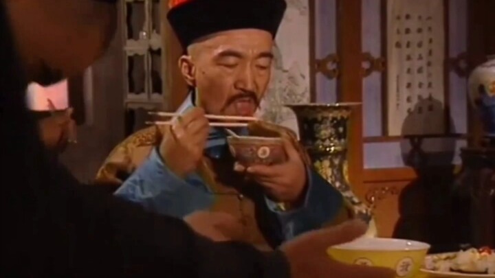 Hoàng đế Càn Long chỉ ăn có ba miếng đã rời đi, liệu ông ấy có cho ta ăn thêm không?