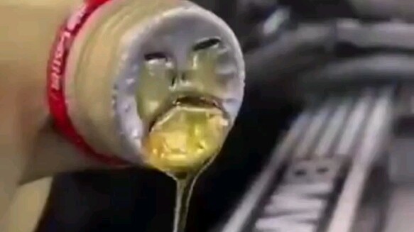 《เสียงและน้ำตาไหลพราก》