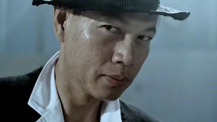 “มีคนหนึ่งที่คล้ายคุณถึงสามส่วน พวกเขาก็ถึงกับผวาจนขาสั่น!”