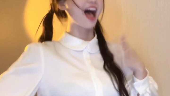 Bet you’ve never seen a singing-and-dancing livestream like this before～