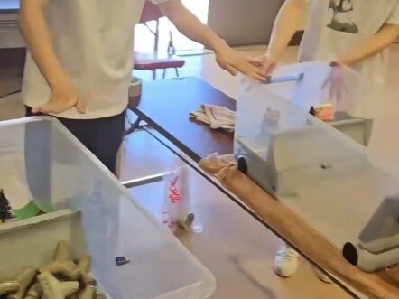 海边的防波堤，为什么要堆放一些没有规则的大石块