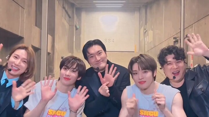 So much fun! Chengcan and ANTON take on a JOKE challenge with SUPER JUNIOR-LSS’s senior members for 