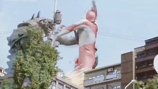 [Kamen Rider VS Ultraman] Mana yang lebih baik, Knight Kick atau Ultra Ray?