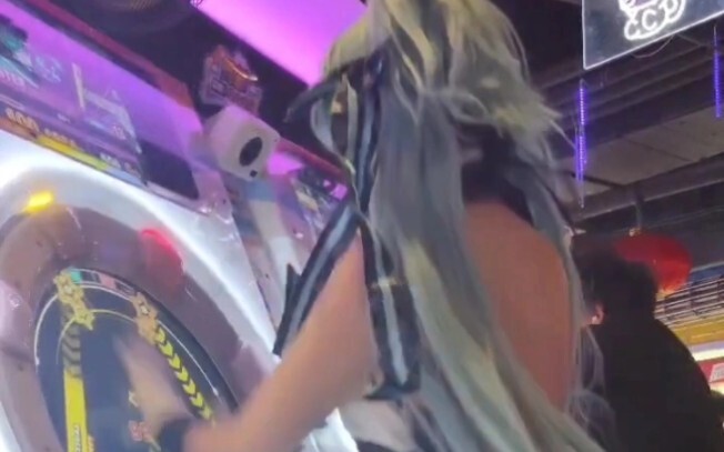 【Vlog?】Khi bạn hóa thân thành Hatsune Miku tham gia một cuộc thi Dance Mat khá hài hước