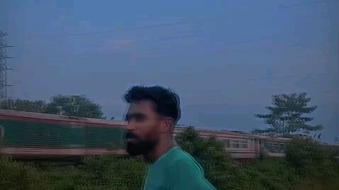 আমার জীবন টা চলন্ত ট্রেনের মতো,,,