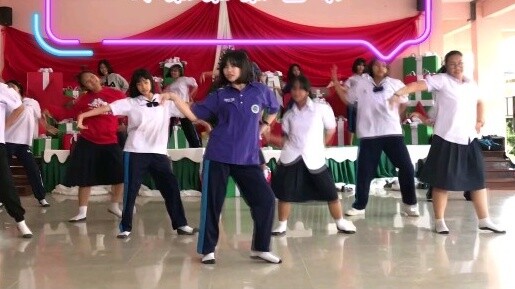 นักเรียนไทยโชว์เต้นคัฟเวอร์เพลง "Creation Camp 2020" (Hard Candy Girls 303) - "You are the most impo