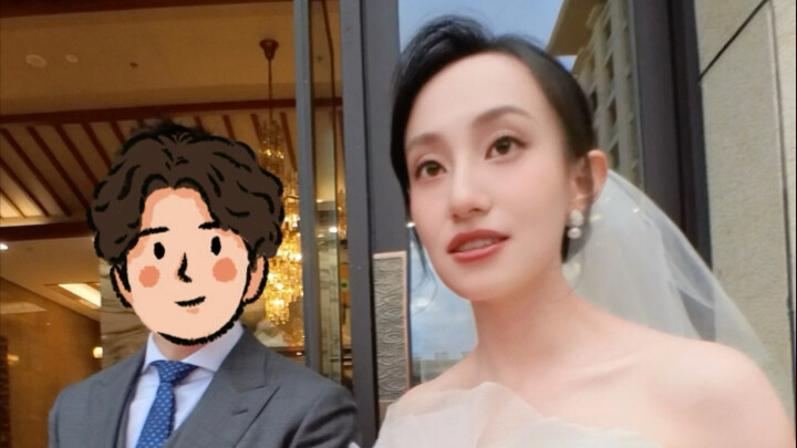 Tonight, the little sprites in the courtyard are also receiving blessings from the newlyweds!