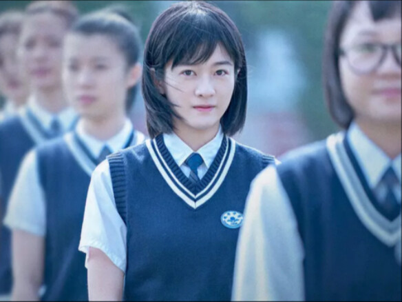 الحبّ الخفيّ هو فوضى عارمة في قلب واحد، وذكرى مؤلمة تبقى مدى الحياة.