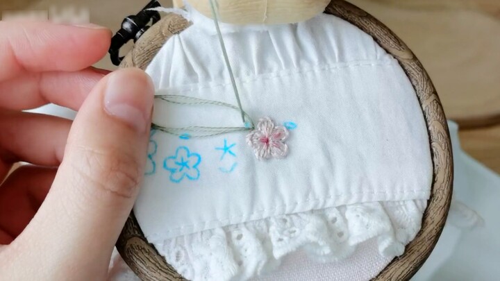 Beginner's Edition Embroidery Peach Blossom Tutorial ~ Embroidering on clothes can bring good luck