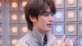 Ding Chengxin and hi6 dance to "Midnight Cha-Cha" + "Curly Eyelashes" again!