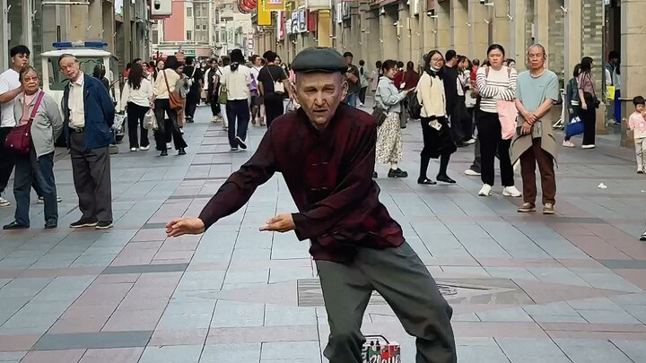 Don’t ever underestimate those street grandpas! Just a quick move and I’m already feeling ashamed.