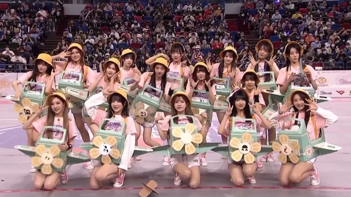GNZ48 team kicks off with the mesmerizing Sino-Thai earworm "Jie Ban," kindergarteners are dismissed