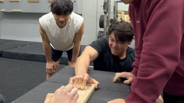 When a Pro Climber Takes on a Group of Enthusiasts