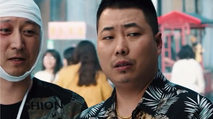 أعمال الأب ناجحة لدرجة مذهلة، فلجأ الابن إلى توظيف أشخاص لإحداث الفوضى!