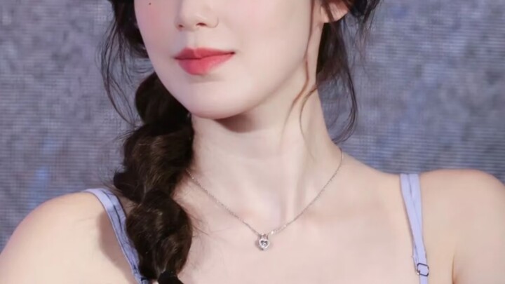 “Cuma ganti gaya rambut, rasanya kayak ganti kepala bagi para idol wanita”