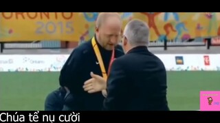 Giờ giả dụ mình bắt cái chân được không #funny