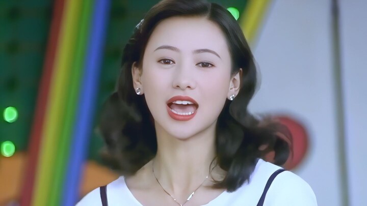 Hong Wong performs a ribbon dance, leaving Fei Gao dumbfounded on the spot. He later praised her as 