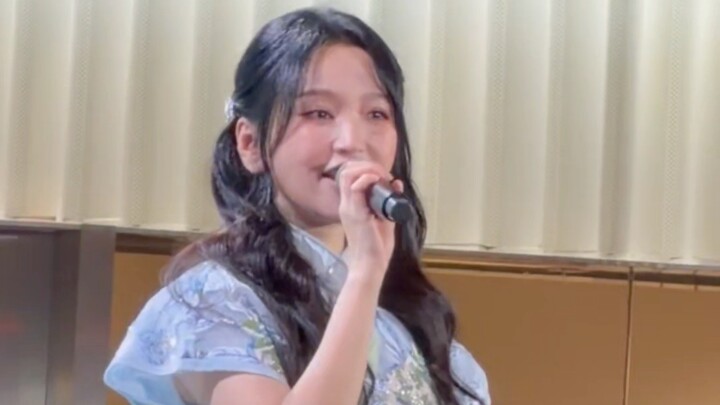 No wonder Jin Sha says she loves commercial gigs… Three songs for 500,000 is way more relaxed and fr