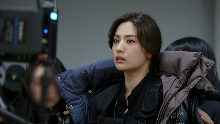 The leader of the lesbian circle-from then on, the female Alpha of the criminal police had a face