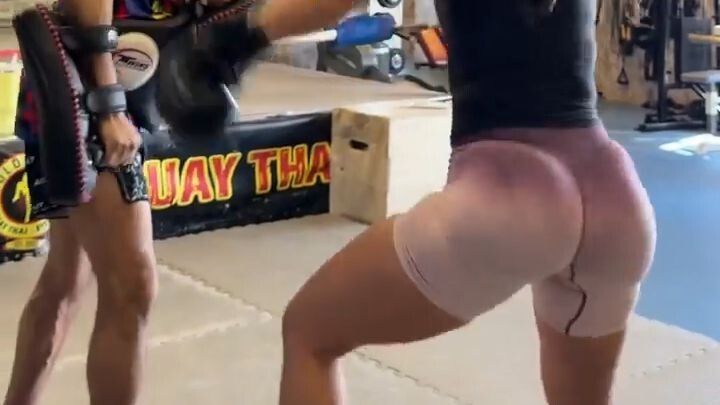 +18 Big Ass Fught 🥰
