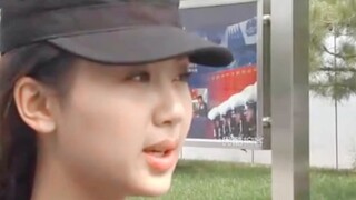 Yang Zi said that she was not familiar with Li Xian in college. Pay attention to Li Xian's sad expre