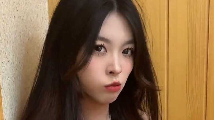 خالي الأكبر لم يبتسم منذ عودته إلى المنزل اليوم.