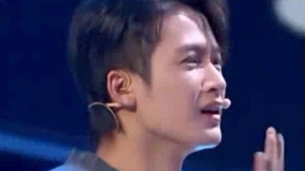 I really like watching Tan Jianci dance. He can act, sing and dance. He is so versatile. It is worth