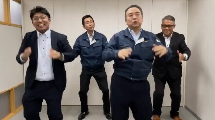 Manajemen Perusahaan Jaminan Keamanan Dajing menari