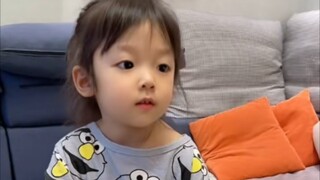 เซียนเซียนตัวน้อยน่ารักอยู่ที่นี่ที่สถานี B ~ เซียนเซียน: ฉันแค่อยากกินองุ่น คุณอยากกินอะไรล่ะ?