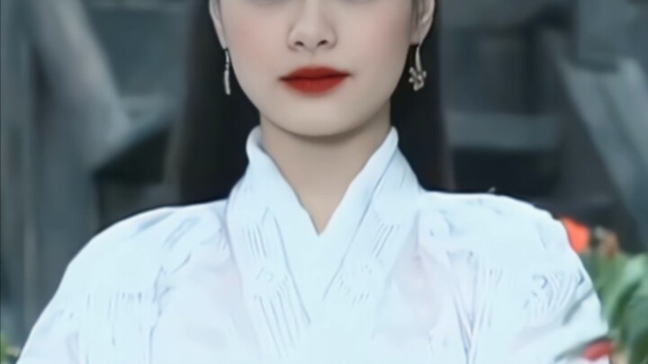 Trời ơi… hóa ra nhan sắc thực sự có thể khiến người ta quên mất chiều cao!