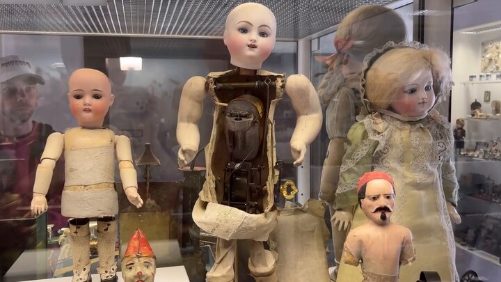 [Eye-opening] How weird could toys from two hundred years ago be?