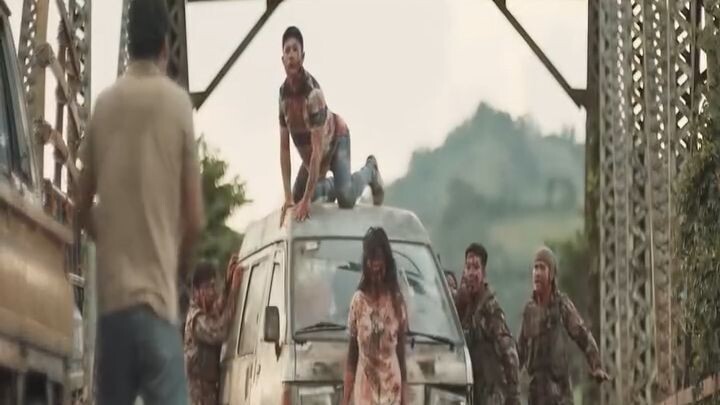 1 keluarga mudik karena di kota terjadi Pandemi ZOMBI. Ternyata di desa lebih parah