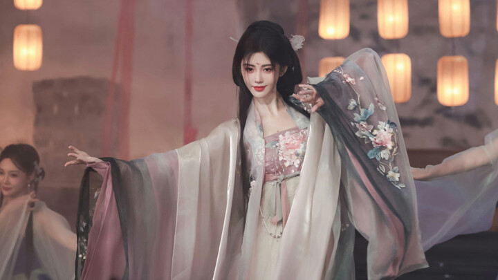 Oh my, the chosen Chang’e!!! Ju Jingyi