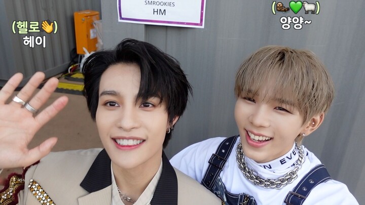 [N'-182] I guess us NCTzens are here too 💚 | SMTOWN LIVE 2022: SMCU EXPRESS @ HUMAN CITY_SUWON Behin