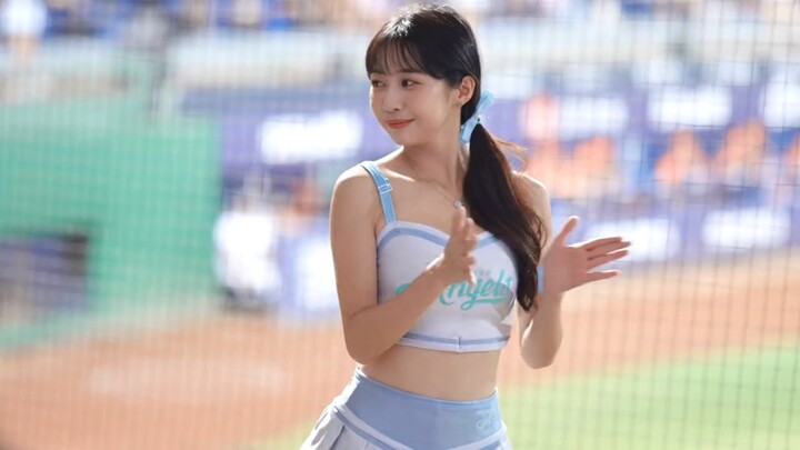 เชียร์ลีดเดอร์ 055 สาวน้อยงาม