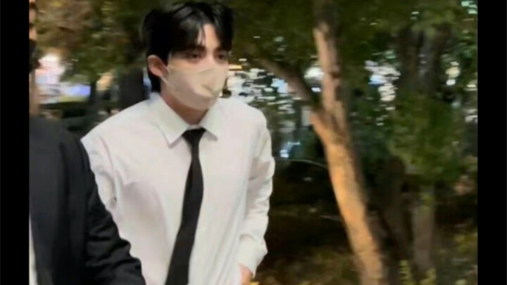 【Trần Hán】A a a a a, ba mẹ xuất hiện đúng là cảnh kinh điển của phim kinh dị mà! Tôi phát điên rồi a