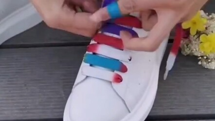 Cara mengikat tali sepatu yang beragam