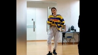 【อู๋เจ๋อฮั่น】ใครจะอดใจไหวกับการถูกยกเสื้อผ้าขึ้น? 20190429 ห้องฝึกซ้อม