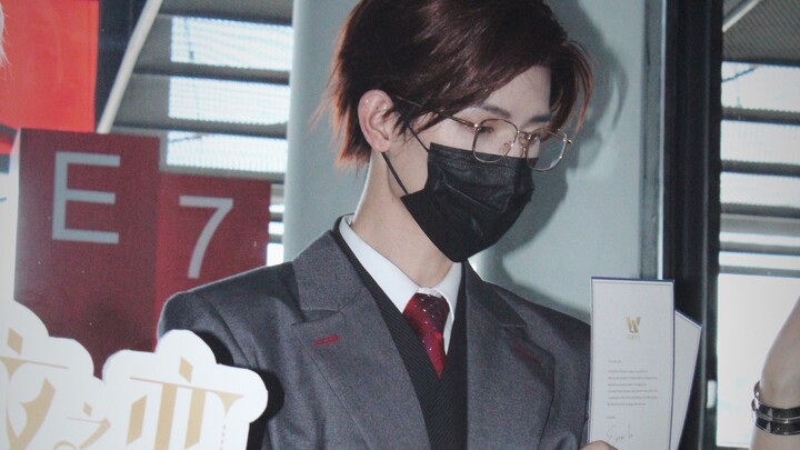 【รักแห่งแสงและราตรี】นี่คือผู้ชายหล่อที่สุดที่ฉันเคยเจอตัวเป็นๆ ในปี 2020!!