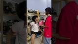 Nhung tán Hồng đang bán dép kiểu BẤT ỔN. Xưởng sản xuất dép Nguyễn Như Anh VÔ CÙNG BẤT ỔN.
