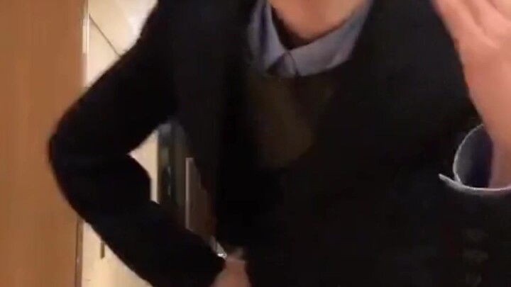 Cai Xukun dances to "Lian" dance?