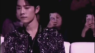 【博君一肖】早晚被这兄弟俩给笑死。yy:我太难了。热巴：没眼看。ym:谁不难啊。哈哈哈哈(ಡωಡ)hiahiahia