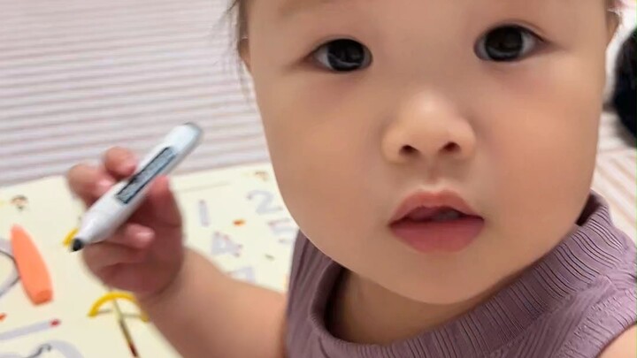 2岁宝宝和癫公父亲的极限拉扯 #露兮粑粑 #萌娃 #人类幼崽