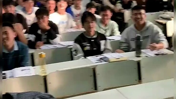 Ai đã đến rồi thì đừng điểm danh, điểm danh rồi là coi như chưa đến.