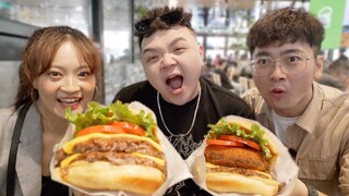 Don't ever eat burgers with rappers! I got dissed so badly...