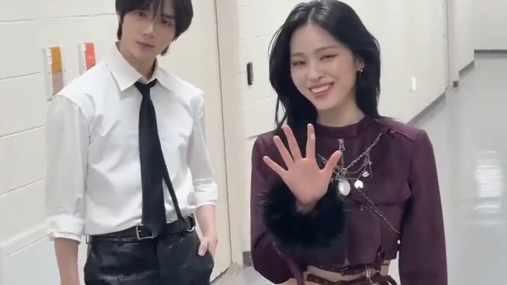 【Choi Byeong-gyu】Bersenang-senang menari bersama Shin Yoo-jin dalam TNVS Cha! Pasangan girl group ya