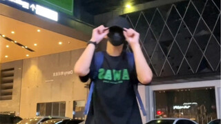 一本正经的跳甜妹舞